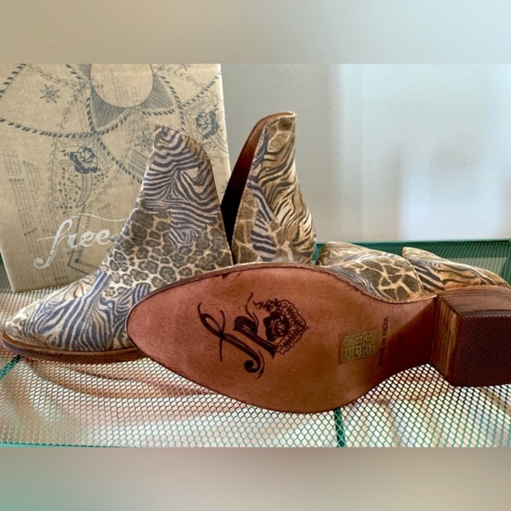 Free People Animal Charm Double V Boots ✨ Animal Print Size 38 | jungle unique